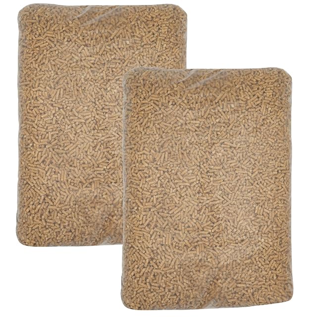Due sacchi da quindici chili di pellet di legno tenero ENplus A1 da 6 mm, trenta chili in tutto